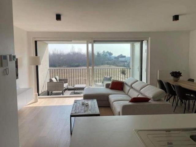 Lichtrijk appartement met ruim en zonnig terras