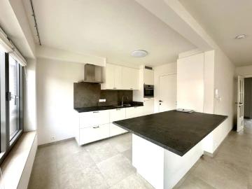Lichtrijk appartement met twee slaapkamers te Sint Kruis
