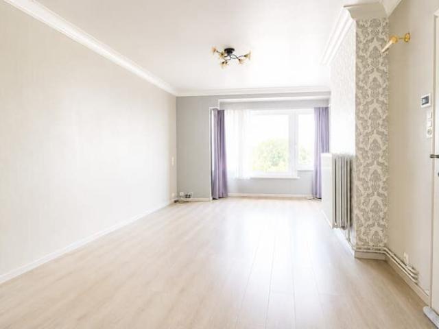 Lichtrijk appartement met 1 slaapkamer en grote veranda