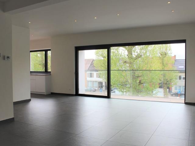 Lichtrijk appartement met 2 terrassen en garage in Herzele
