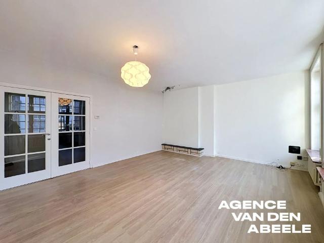 Lichtrijk appartement met 3 slaapkamers en ruim terras in het hart van Brugge