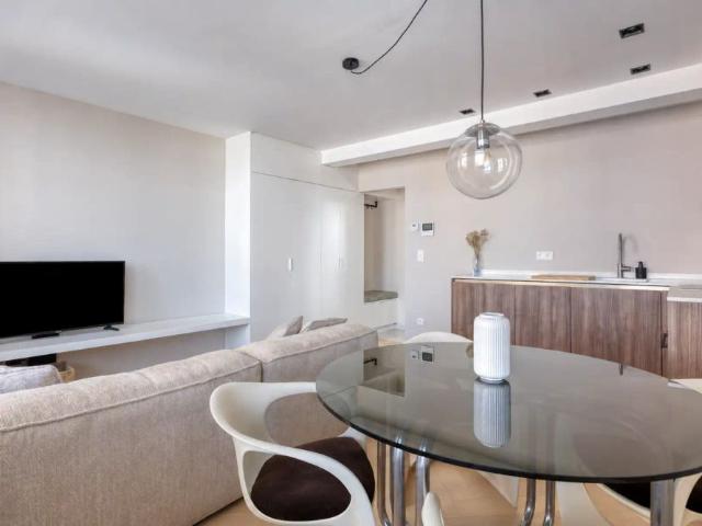 Lichtrijk gemeubeld 1 slaapkamerappartement