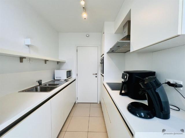 Lichtrijk dakappartement met 2 slaapkamers