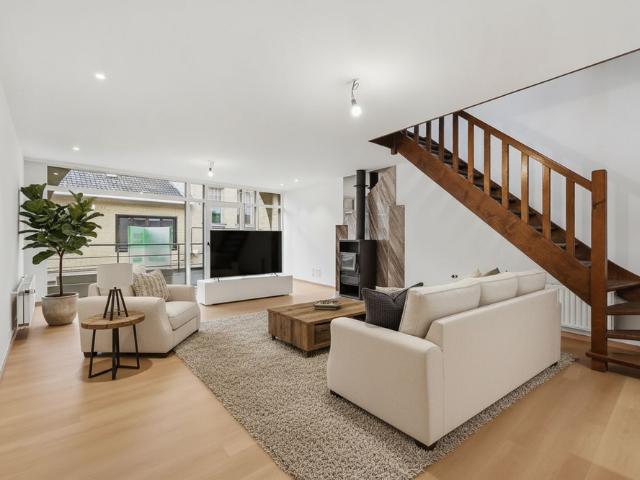 Lichtrijk duplex appartement met 2 slaapkamers en ruim terras 35m2 in hartje Poperinge