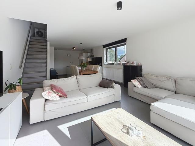 Lichtrijk duplex appartement te Opglabbeek