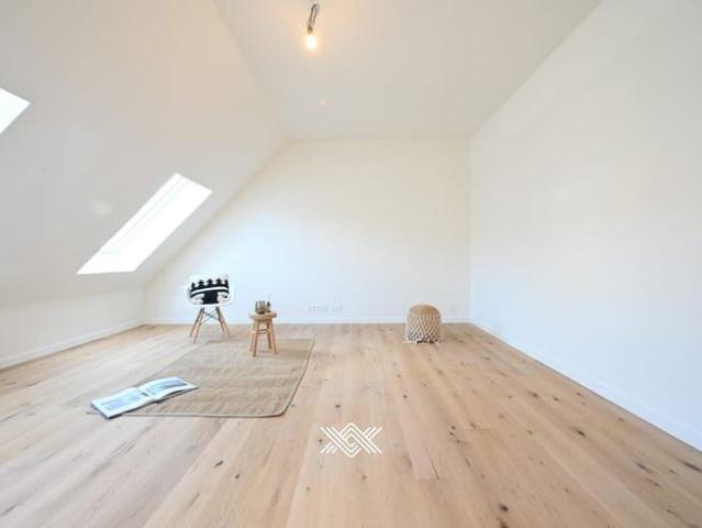 Lichtrijk duplexappartement op het tweede en derde verdiep