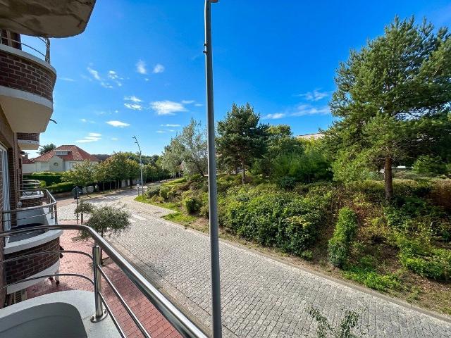 Lichtrijk duplexappartement met terrassen nabij het Yzerp.
