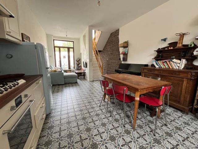 Lichtrijk en charmant huis met drie slaapkamers en tuin