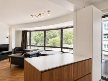 Lichtrijk en gerenoveerd appartement met 2 slaapkamers op toplocatie in Gent