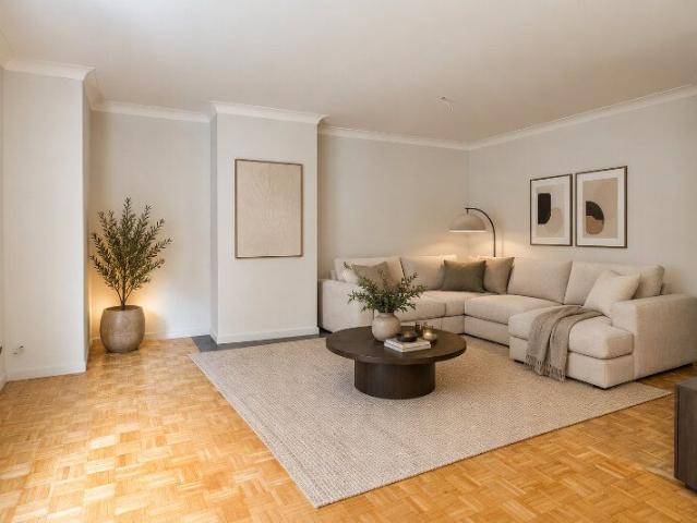 Lichtrijk en instapklaar 2 slaapkamerappartement met ruim.