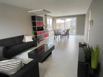 Lichtrijk en ruim 2 slpkr appartement met garagebox in Hofstade