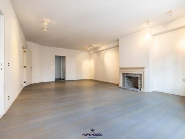 Lichtrijk en ruim appartement te midden Centrum Brugge