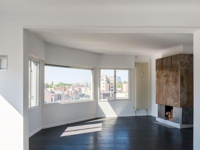 Lichtrijk hoekappartement op gegeerde locatie
