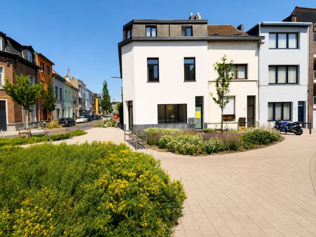Lichtrijk hoekappartement in bruisend Oud Berchem