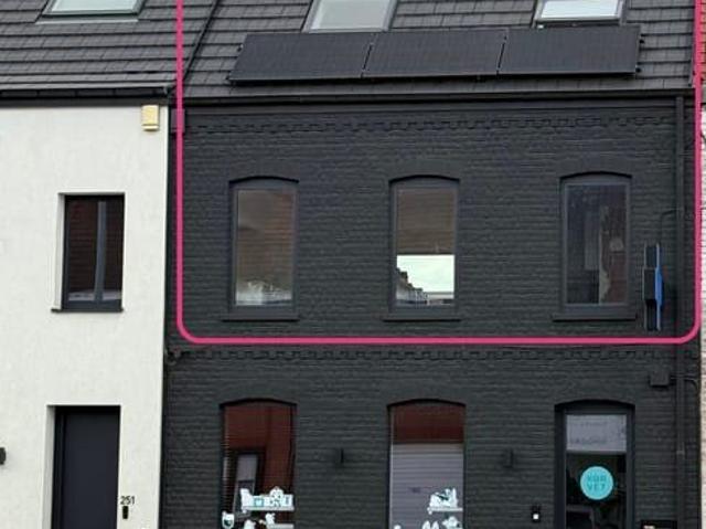Lichtrijk nieuw appartement