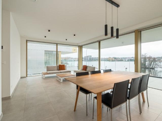 Lichtrijk nieuwbouwappartement met zicht op het Donkmeer