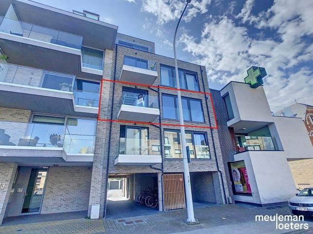 Lichtrijk recent appartement op centrale ligging