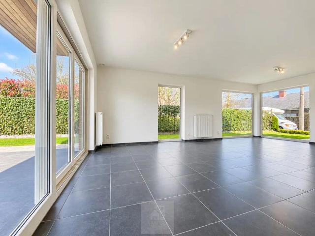Lichtrijke en energiezuinige woning met 3 slpk's, tuin en garage