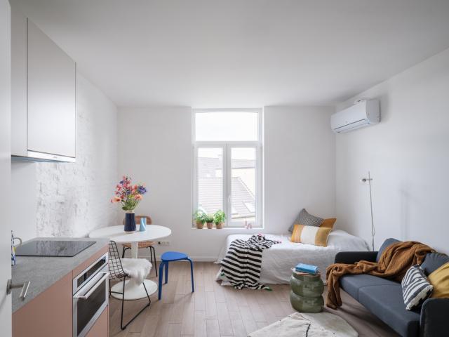 Lichtrijke gerenoveerde studio te huur vlakbij centrum Gent