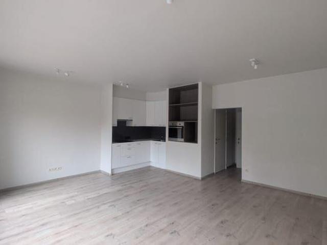 Lichtrijke studio 35m2 te huur op toplocatie centrum Gent
