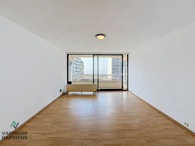 LICHTRIJKE STUDIO MET TERRAS EN ZEEZICHT