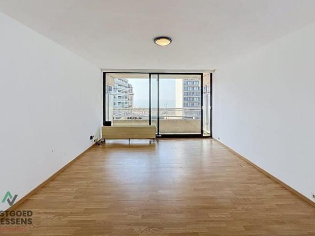 LICHTRIJKE STUDIO MET TERRAS EN ZEEZICHT