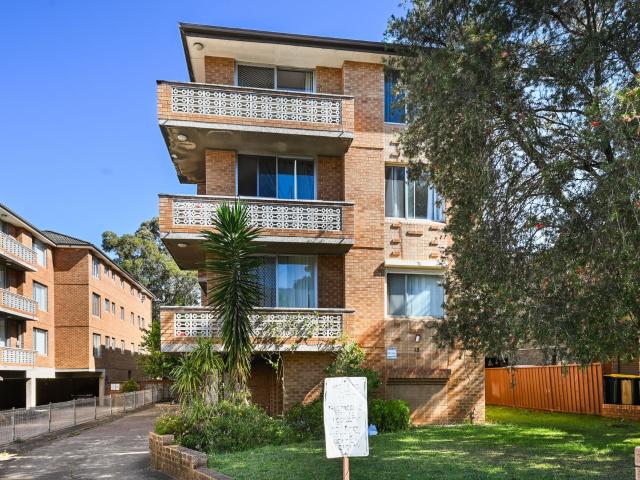 Lidcombe, 8/13 Doodson Avenue
