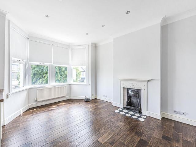Liddell Gardens, London, NW10 2 bed flat to rent £2,600 pcm £600 pw