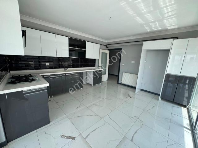 Lider Emlak'tan *4+1 Full Yapılı* Manzaralı Kiralık Site Dairesi