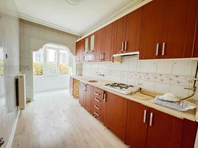 Lider Emlak'tan Aşıkpaşa Caddesi Düz Giriş Kiralık 3+1 Daire