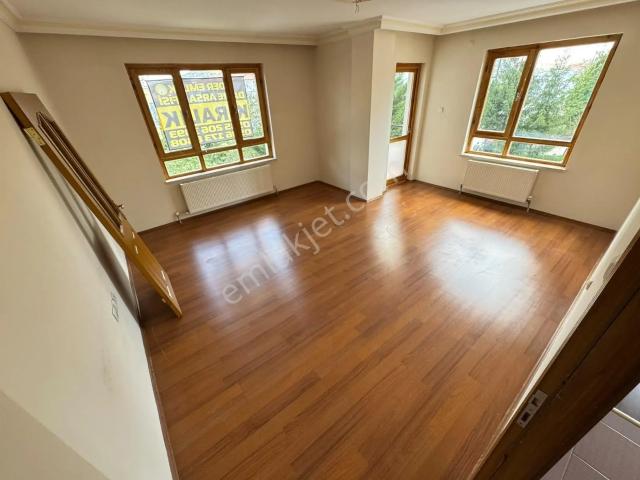 Lider Emlaktan Karapürçek,de Kiralık 4+1 Daire