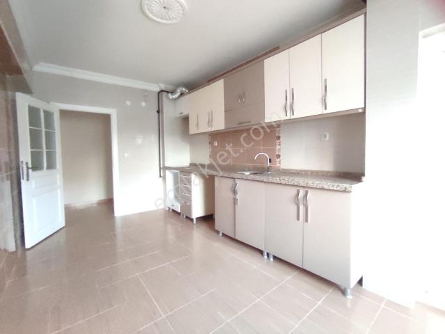 Lider Emlak'tan Pursaklar Merkezde 3+1 Full Yapılı Kiralık Daire