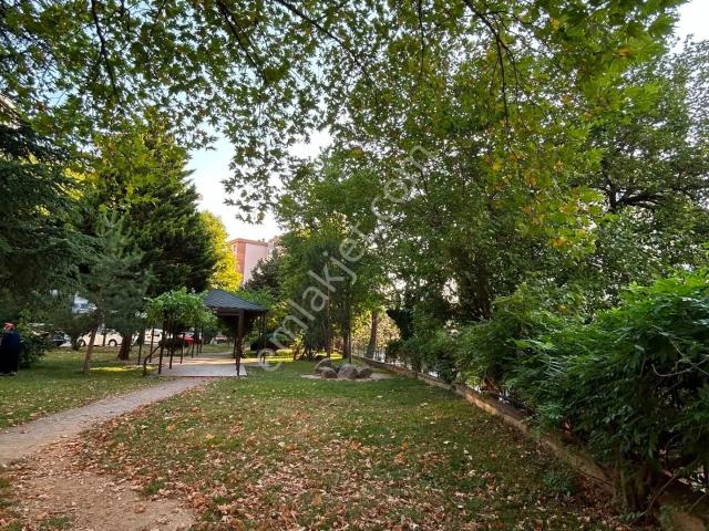Lider Gruptan Site İçinde Asansörlü Otoparklı 3+1 Satılık Daire