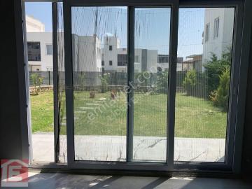 Lider'den Kiralık Site İçerisinde Güvenlikli Havuzlu Bahçe Katı
