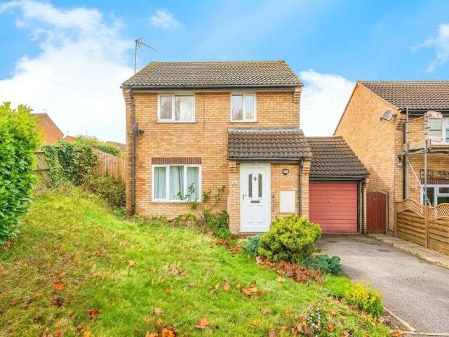 Lidgate Court, Felixstowe, Suffolk, IP11 3 bed detached house to rent £1,350 pcm £312 pw