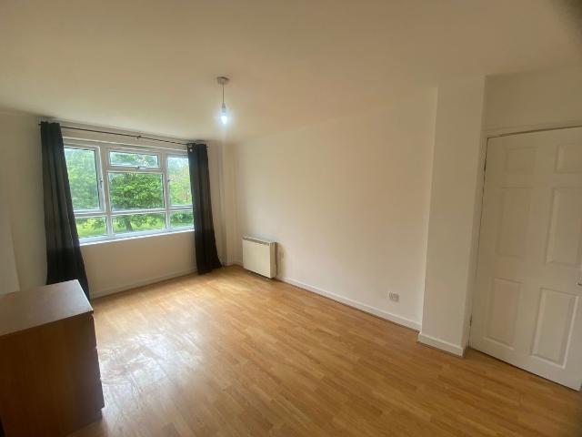 Lidgett Towers, Leeds LS8, 1 bed flat to rent, £725 pcm | PrimeLocation
