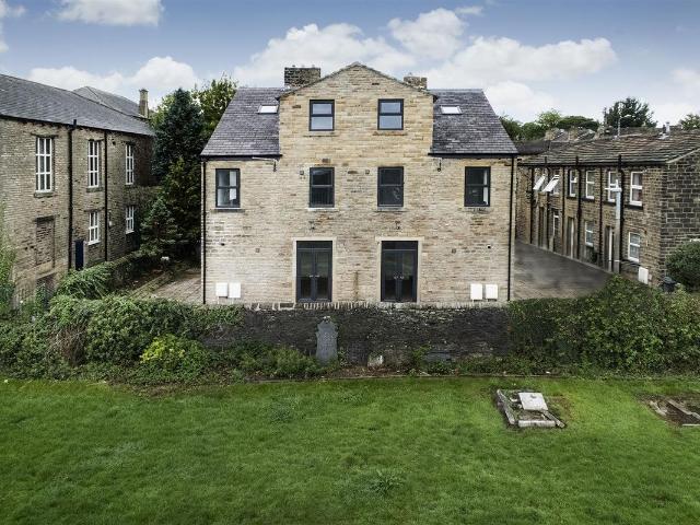 Lidget Street, Lindley, Huddersfield HD3, 2 bed end terrace house to rent, £1,100 pcm | PrimeLocation