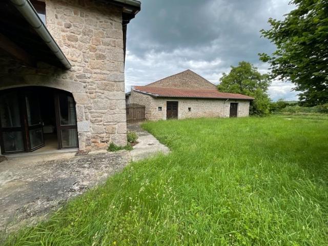 lieu dit Chenereilles Ferme en Pierre