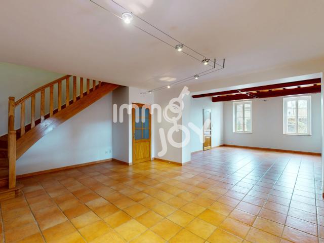 Lieu dit Saint Caprais Maison T6 de 224,20 m2 DPE A Disponible de suite !
