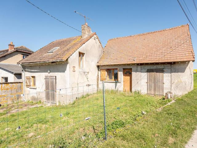 LIEUX UNIQUES ® x PROPRIÉTÉS PRIVÉES PROPOSE MAISON EN PIERRE À RÉHABILITER 101 M² TERRAIN 1233 M² MORÉE 41