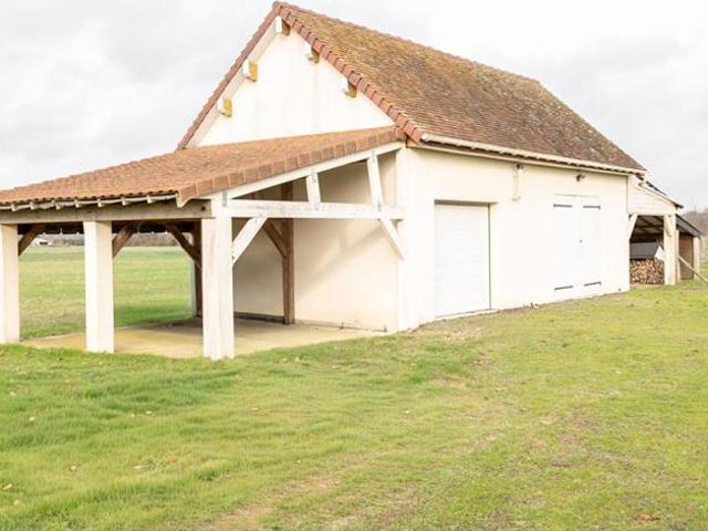 LIEUX UNIQUES ® x PROPRIÉTÉS PRIVÉES PROPOSE TRES BELLE PROPRIÉTÉ 160 M² SUR 4500 M²