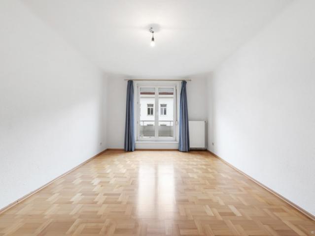 Liebe 2 Zimmerwohnung mit separater Küche