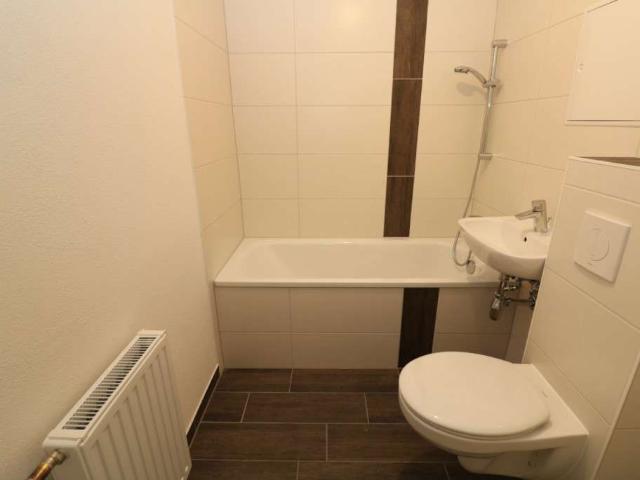 Liebe auf den ersten Blick. sanierte 3 RW mit Wanne & Balkon!