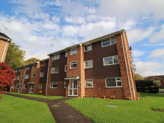 Liebenrood Road, Reading RG30, 2 bed flat to rent, £1,300 pcm | PrimeLocation