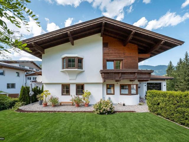 Liebevoll gepflegtes Zweifamilienhaus mit Garten und Panoramablick in Thiersee
