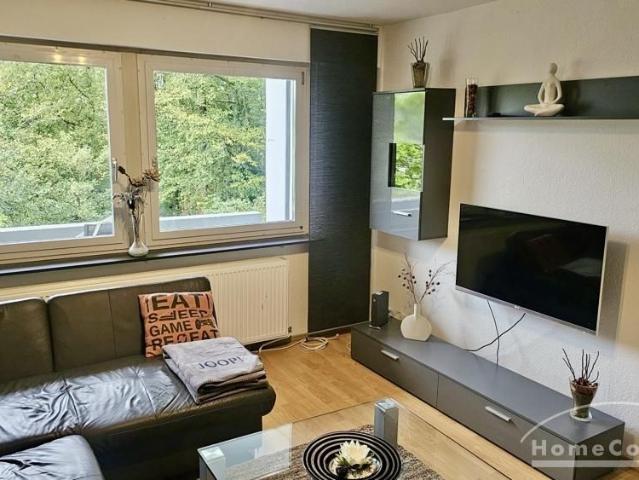 Liebevoll eingerichtete Wohnung mit Balkon direkt am Wald