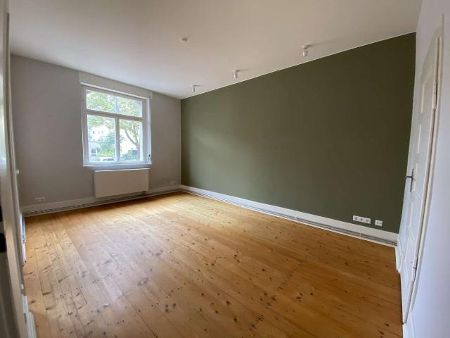 Liebevoll modernisierte 2,5 Zimmer Altbauwohnung mit Garage in Stuttgart West