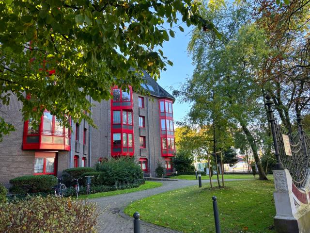 Liebevoll sanierte 4 Zimmer EG Wohnung mit kl. Gärtchen und Stellplatz Nähe Sprödentalplatz
