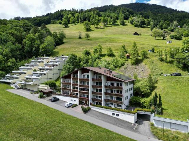 Liebevolle 4½ Zimmerwohnung mit traumhafter Aussicht ins Taminatal