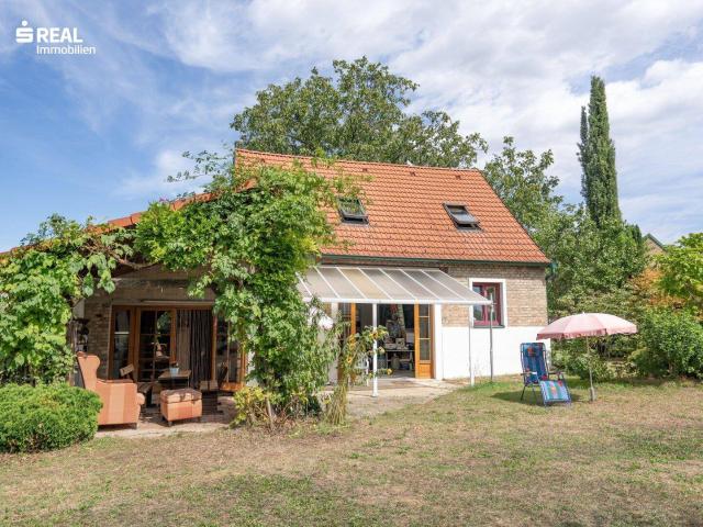 Liebevolles Anwesen mit Atelier auf traumhaft schönem Eigengrund 59,17m² Wohnhaus plus 58,84m² modernisierte Scheune!